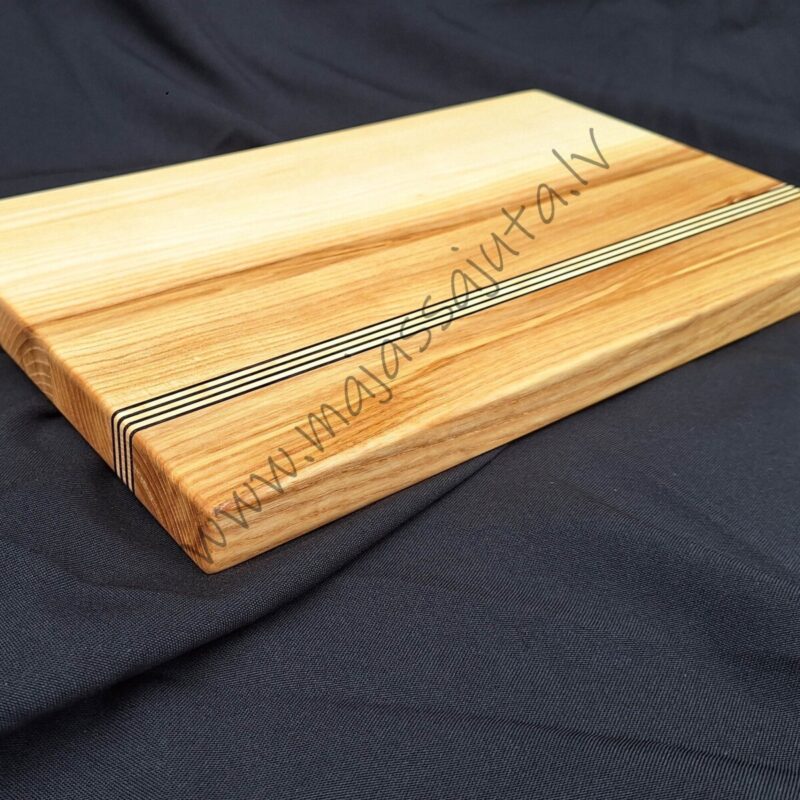 Garenšķiedras kantains koka virtuves griežamais dēlis ”SVĪTRA”